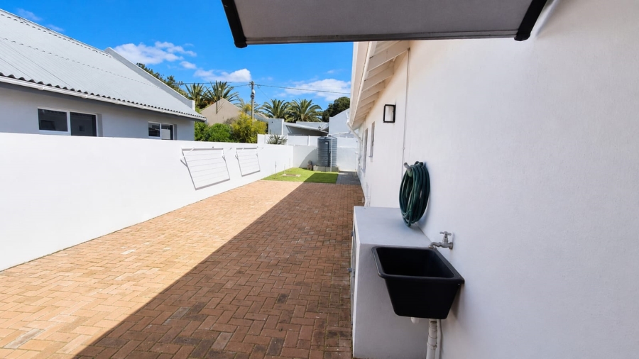4 Bedroom Property for Sale in Stilbaai Wes Western Cape